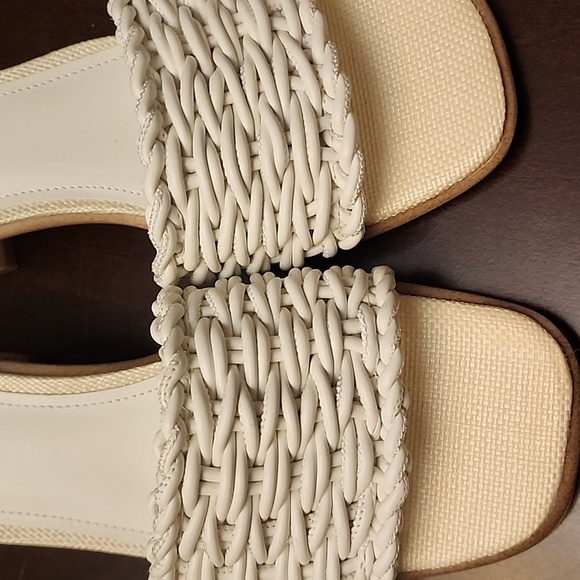 Marc Fisher Women's Mfalane White Woven Sandals 6.5 NWOT - Picture 3 of 6